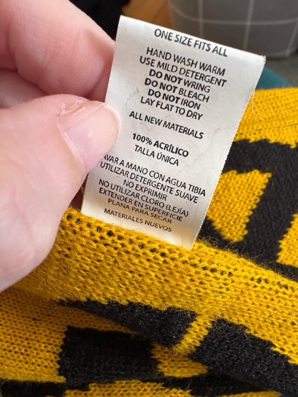 Forever Collectibles Yellow and Black Knit Fan Scarf - Picture 4 of 4